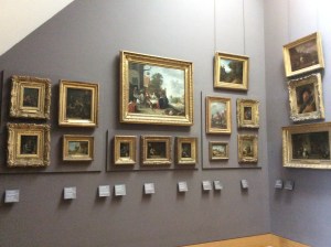 Museografía "retro" del Louvre